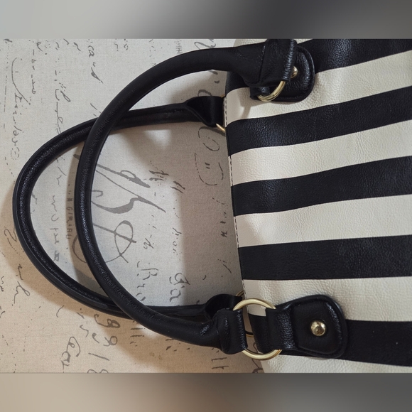 Betsey Johnson Black and White Striped Satchel w/Pink Accents - Picture 14 of 14